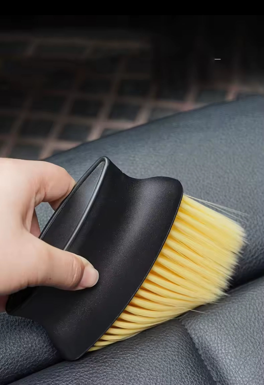 Soft Bristle Brush for Cleaning Car Interior – Perfect for Dashboards & Vents