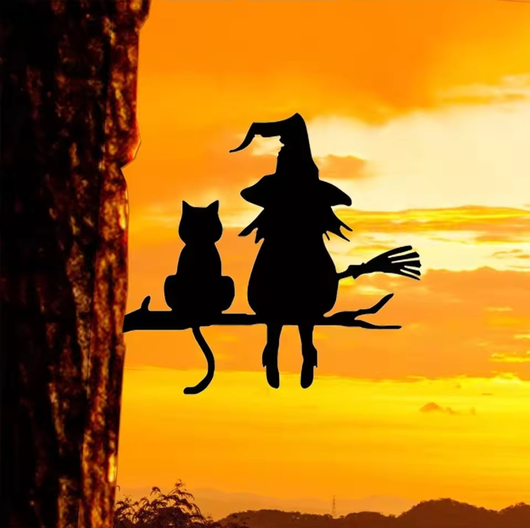 Iron Silhouette – Witch with and Cat