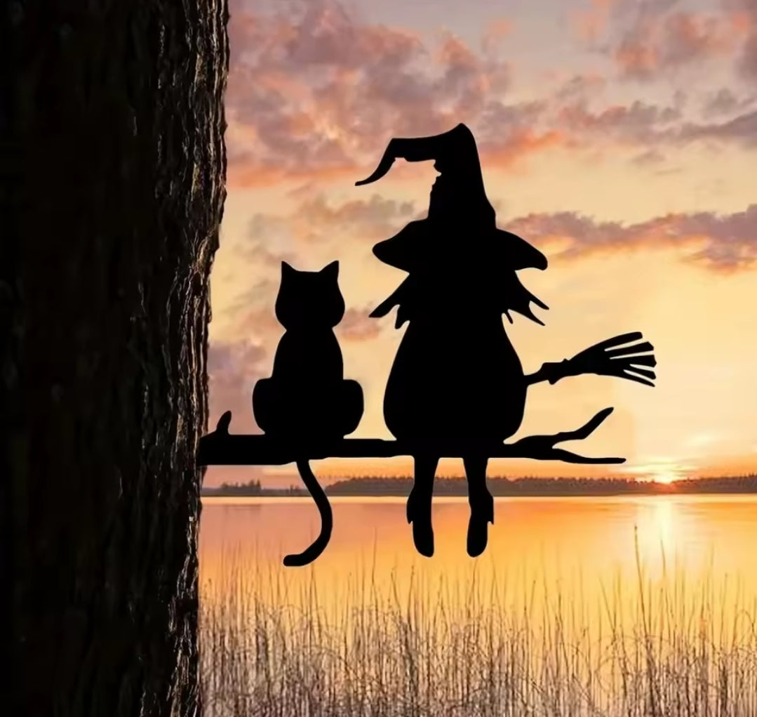 Iron Silhouette – Witch with and Cat